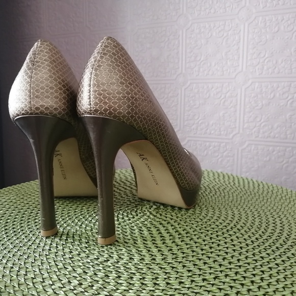 Anne Klein Gold High Heels - Picture 5 of 7